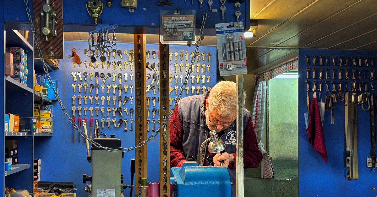 Who Is the Cheapest Locksmith? What 'Cheap' Really Costs You — Cranford Locksmith Inc