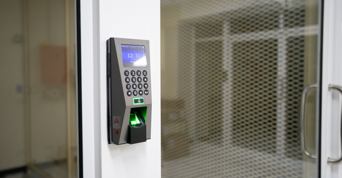 Emergency Commercial Locksmith Response and What Happens at the Door — Cranford Locksmith Inc